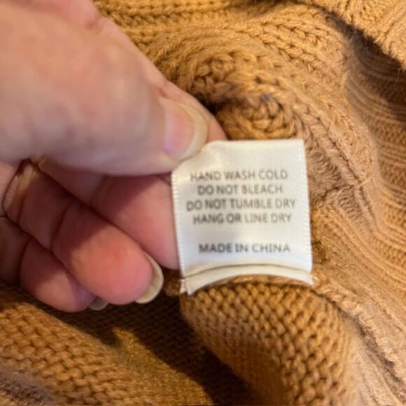 Nude Brand Open Back Cowl Neck Cable Knit Sweater Camel Size S/M - Picture 7 of 11